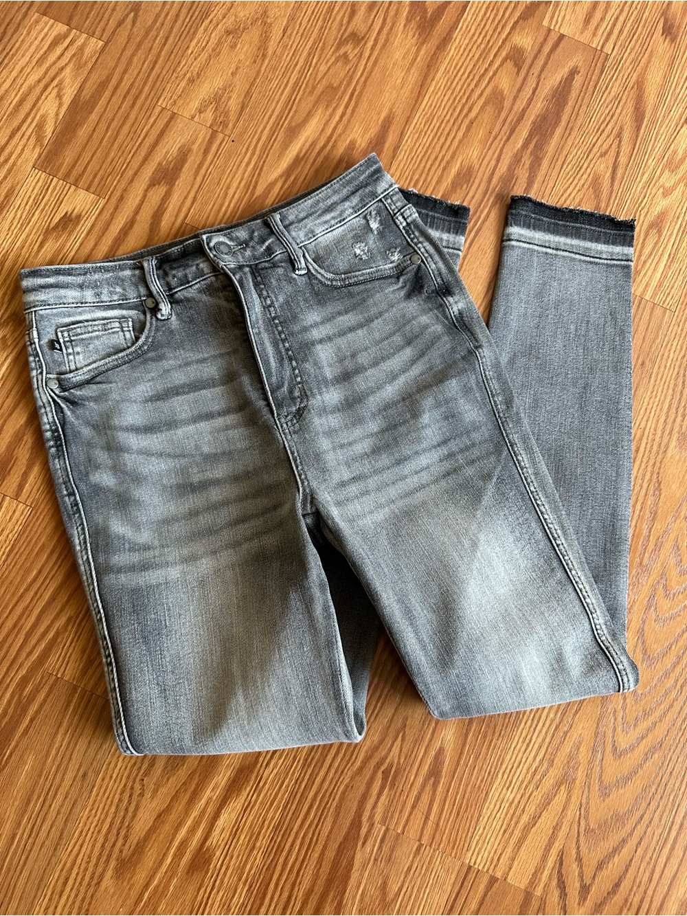 Women’s Judy Blue Skinny fit faded Gray Washed Hemmed Jeans